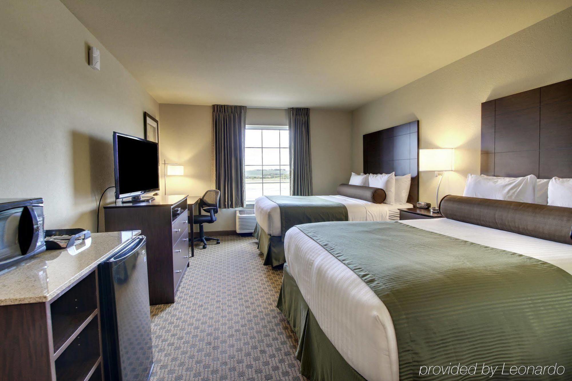 Cobblestone Inn & Suites - Avoca Exterior photo